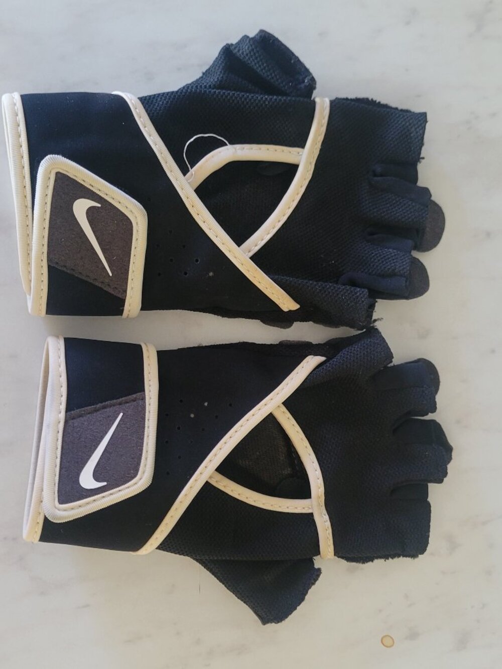 Nike Women’s Fingerless Weightlifting Gloves – Black & Off-White Trim